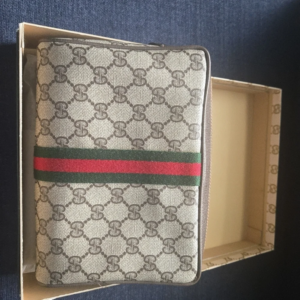 Gucci Vintage EUC Pouch Bag